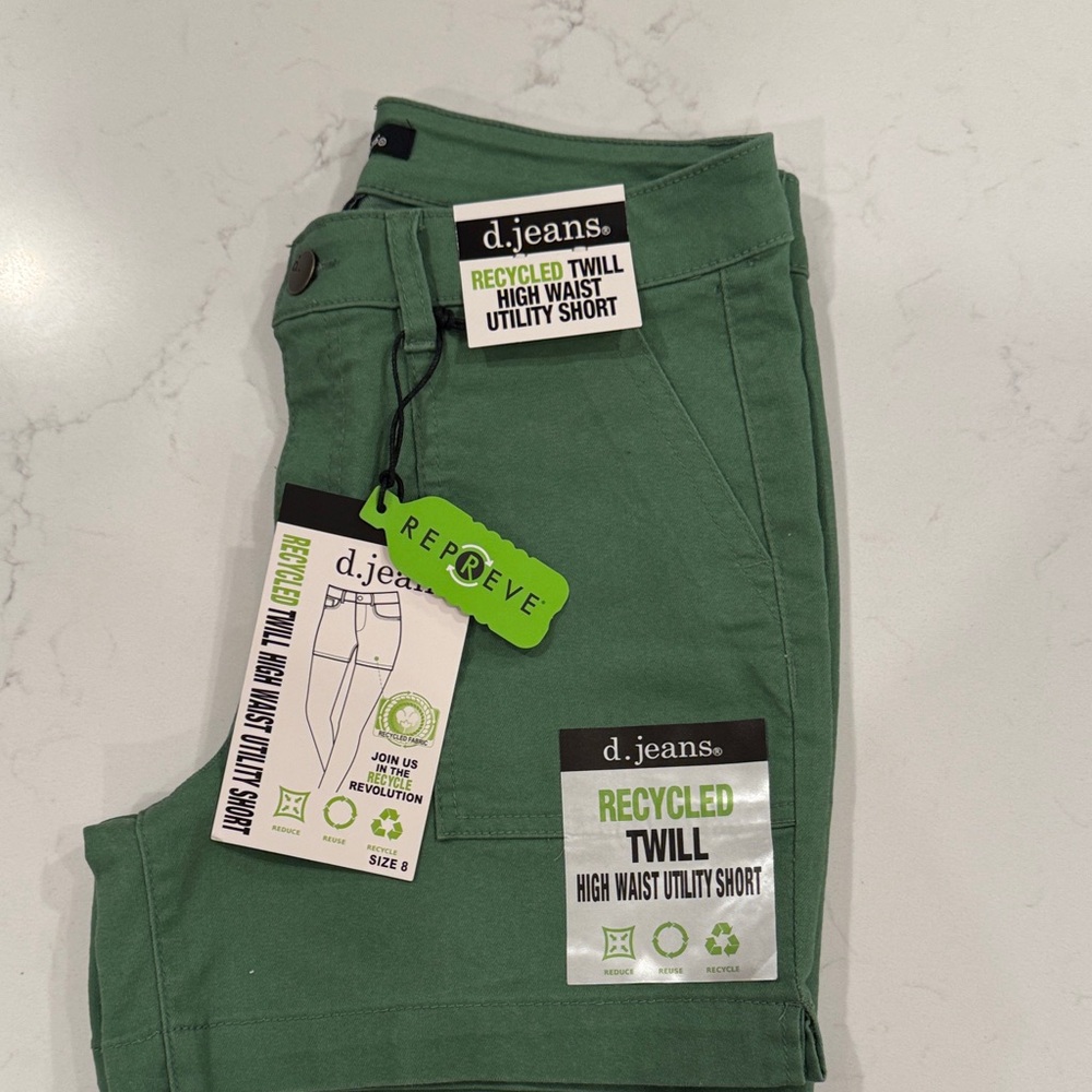 D. Jeans Recycled Twill Utility Shorts in Green
